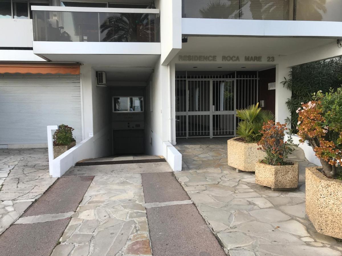 App Le Rocazur Avec Piscine Et Parking En Bord De Mer A 500M Du Centre Ville Menton Exterior foto